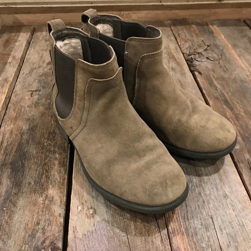 Ugg women's booties Boots size 6 - Picture 2 of 8
